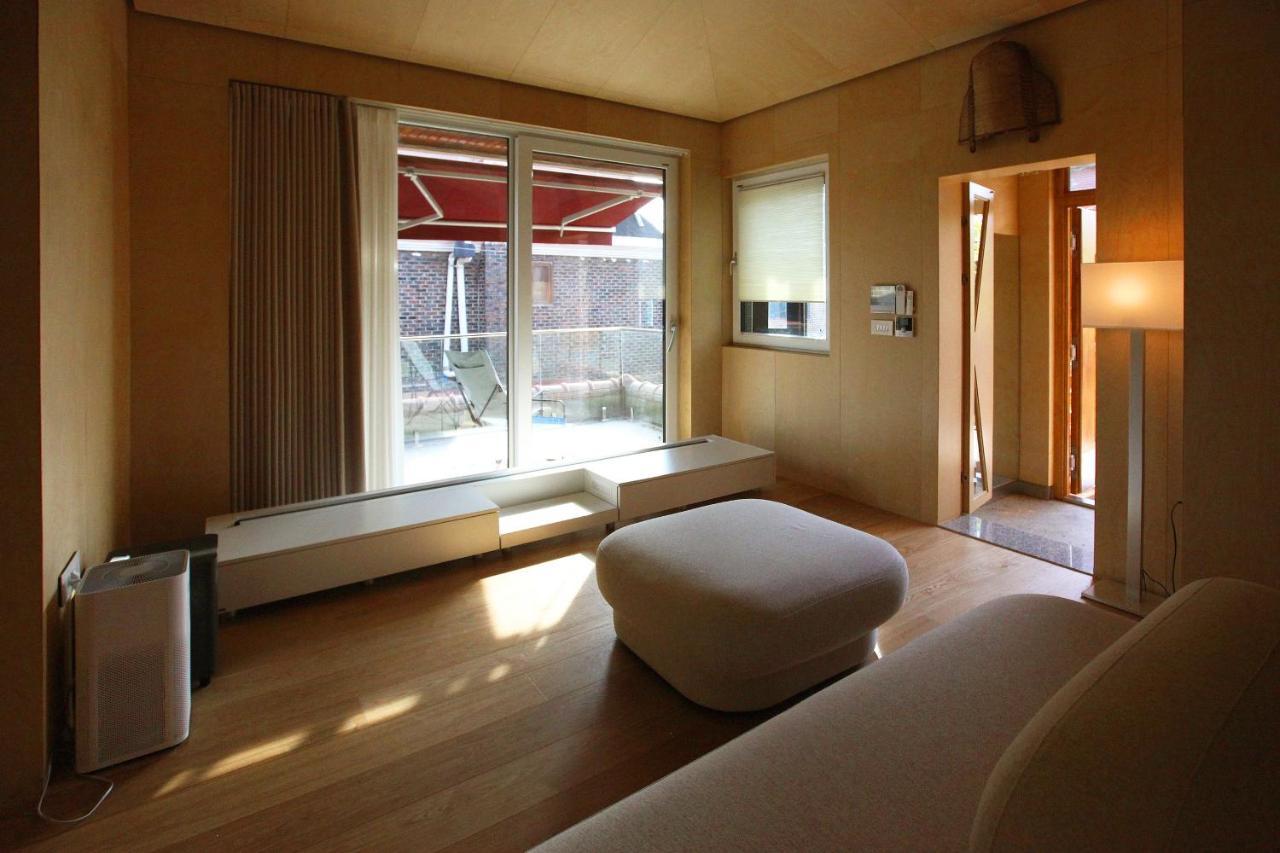 بيونجتايك Entire Apartment Or Single Rooms In Homegarden Park Near Camp Humprehys المظهر الخارجي الصورة
